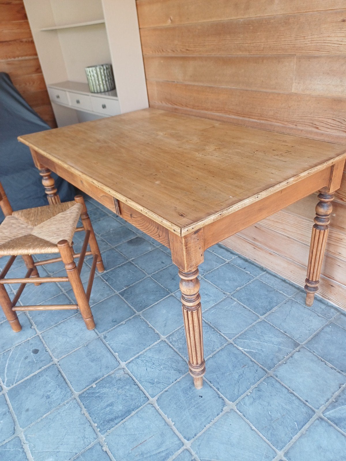 Antieke eiken boerentafel met besteklade en gedraaide poten,, Antiek en Kunst, Ophalen