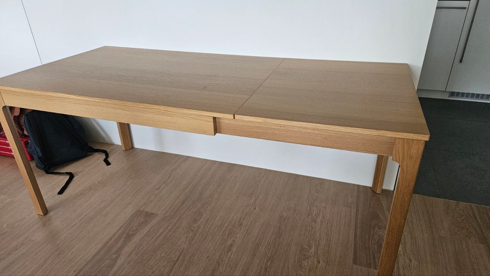 uitschuifbare tafel en 4 stoelen, Ophalen, 100 tot 150 cm, 50 tot 100 cm, Zo goed als nieuw
