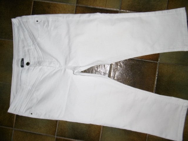 Witte 3/4 capri jeans van Yessica. maat 42, Kleding | Dames, Spijkerbroeken en Jeans, Yessica c&a, Ophalen of Verzenden, Zo goed als nieuw