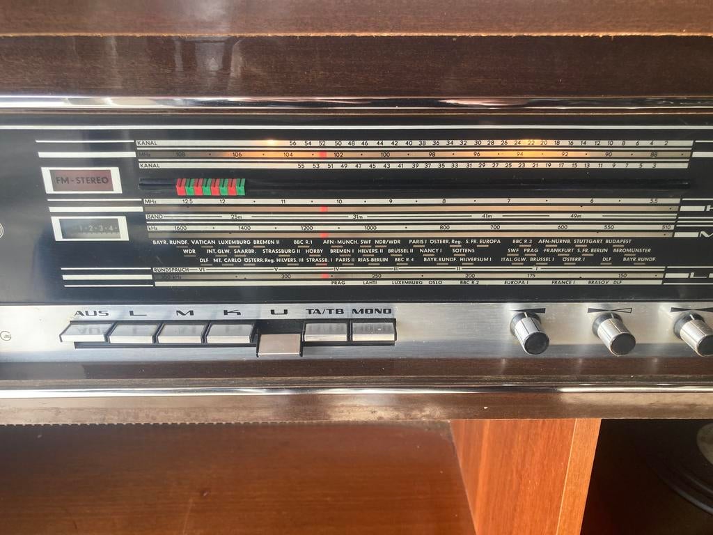 Vintage retro grundig radio platenspeler radiomeubel kast, Ophalen, Radio