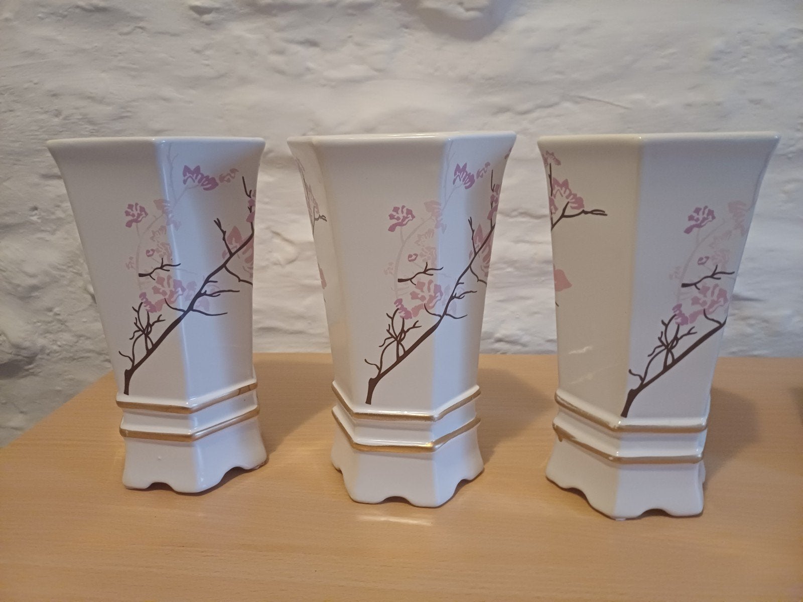 3 anciens vases identiques, Enlèvement