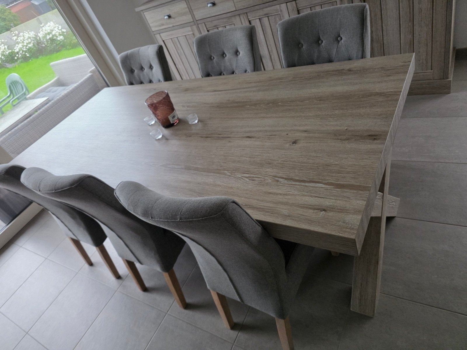 Tafel met stoelen te koop wegens verhuis, Ophalen