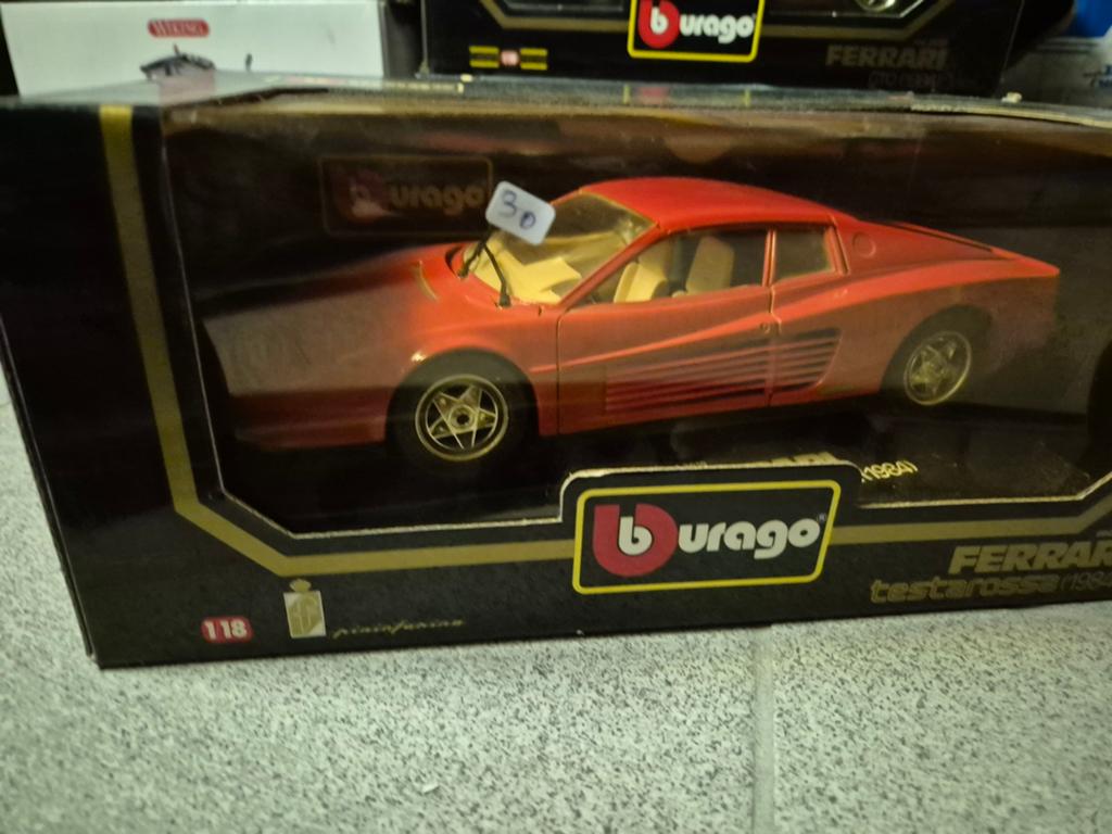 1.18 ferrari testarossa burago in de doos, Hobby & Loisirs créatifs, Voitures miniatures | 1:18, Enlèvement ou Envoi, Burago
