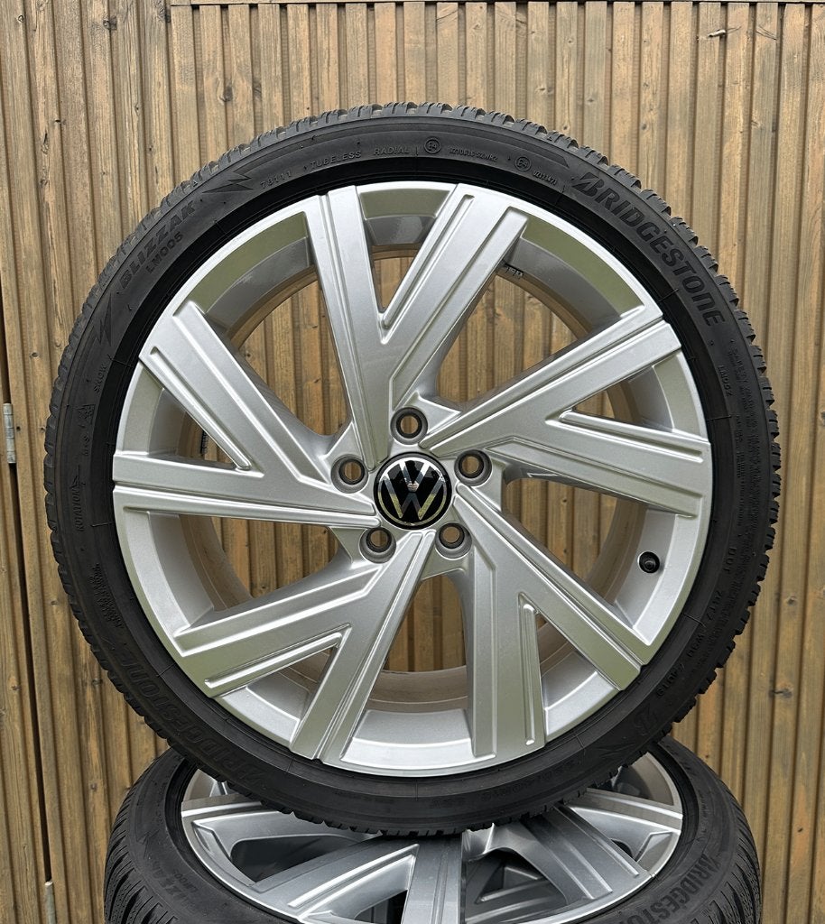 Originele VW 18” velgen – Bridgestone winterbanden, Pneus hiver, Véhicule de tourisme, 18 pouces, Enlèvement