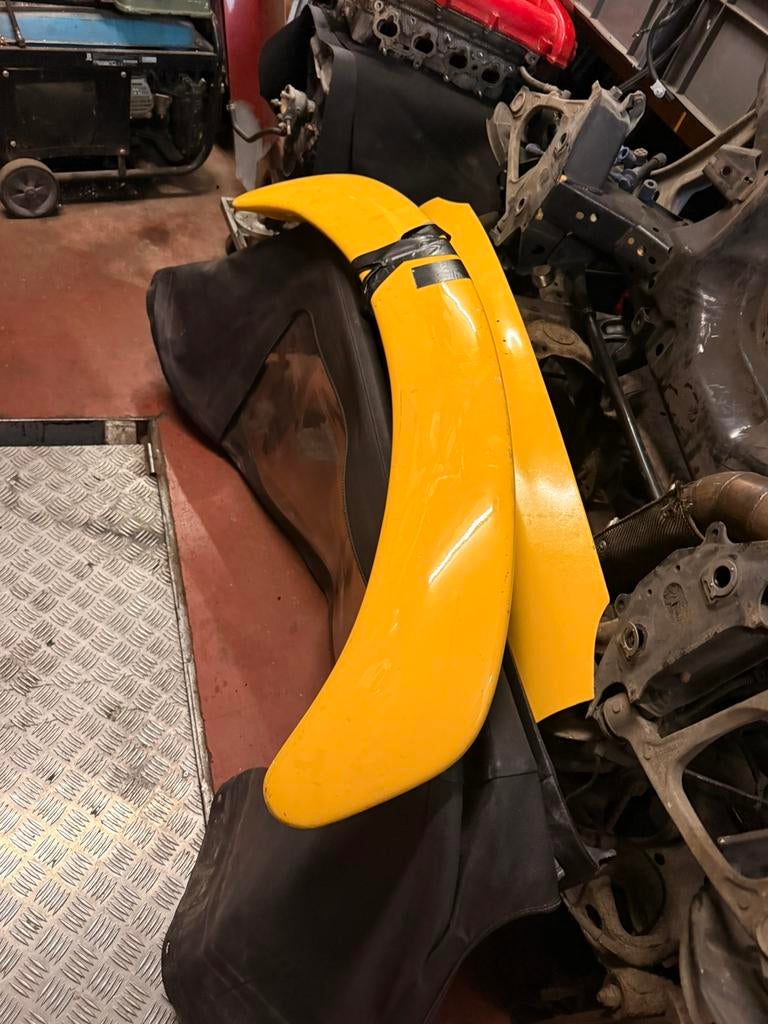 Spoiler monter sur une mx5 na d origine, Enlèvement