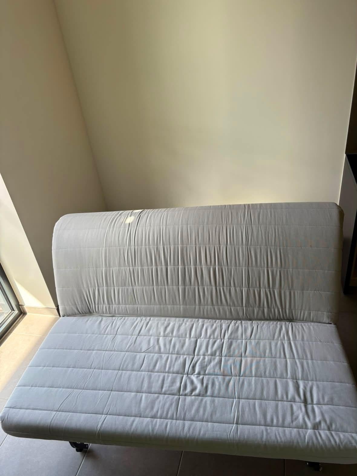 divan lit ikea quasi neuf 220 euros à discuter, Enlèvement