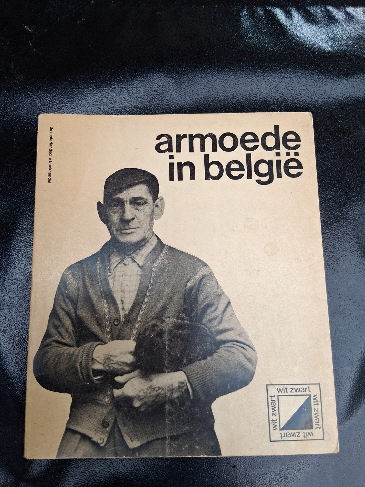 Armoede in Belgie. Uitgegeven 1972., Boeken, Ophalen