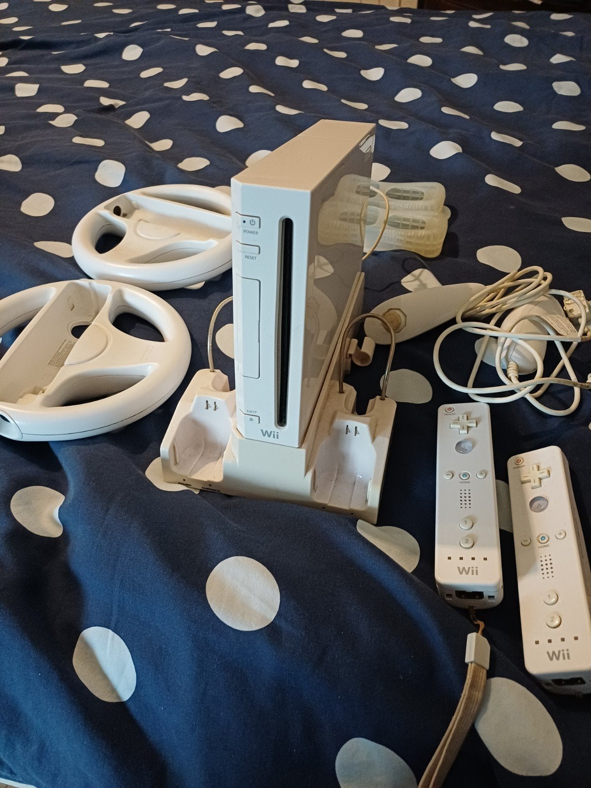 Wii console + 2 controllers + stuurtjes + nunchuks, Games en Spelcomputers, Ophalen, Met 2 controllers, Met stuurtje