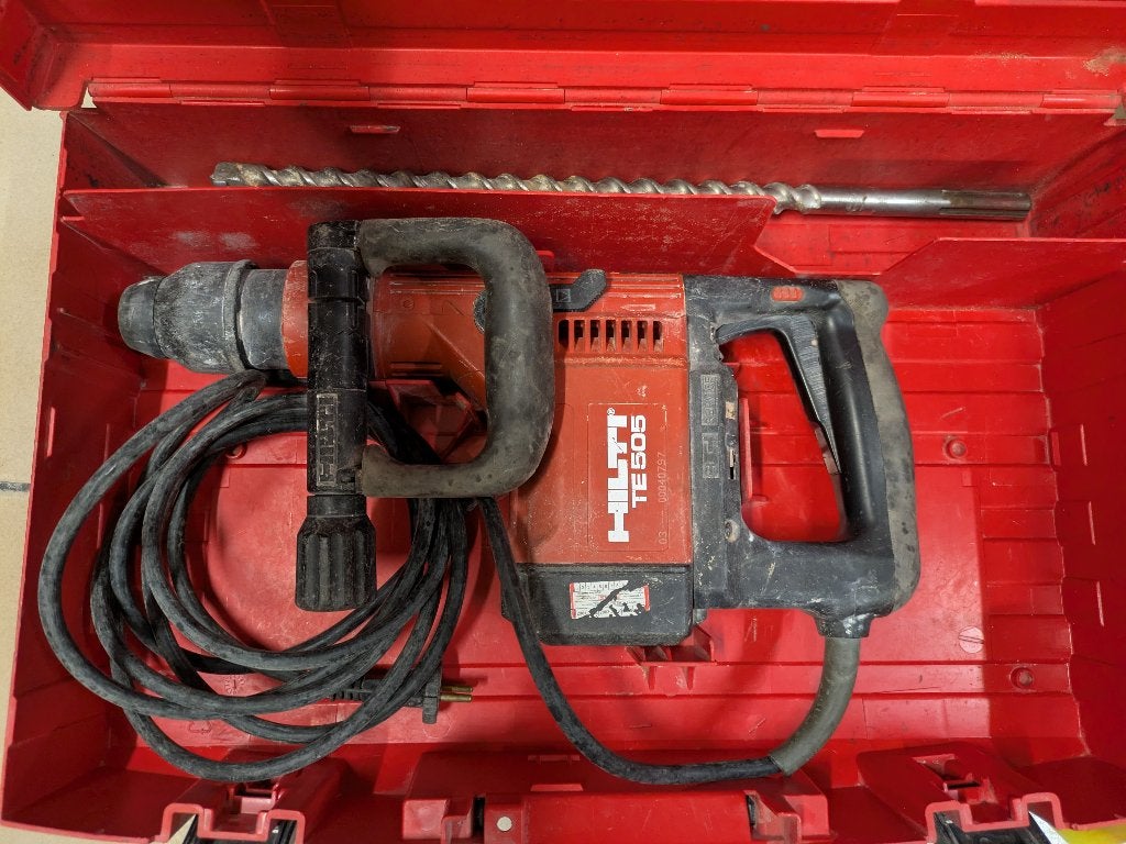 Hilti TE 550 Breekhamer, Doe-het-zelf en Bouw, Ophalen of Verzenden, Gebruikt, 600 watt of meer, Boor- en/of Breekhamer