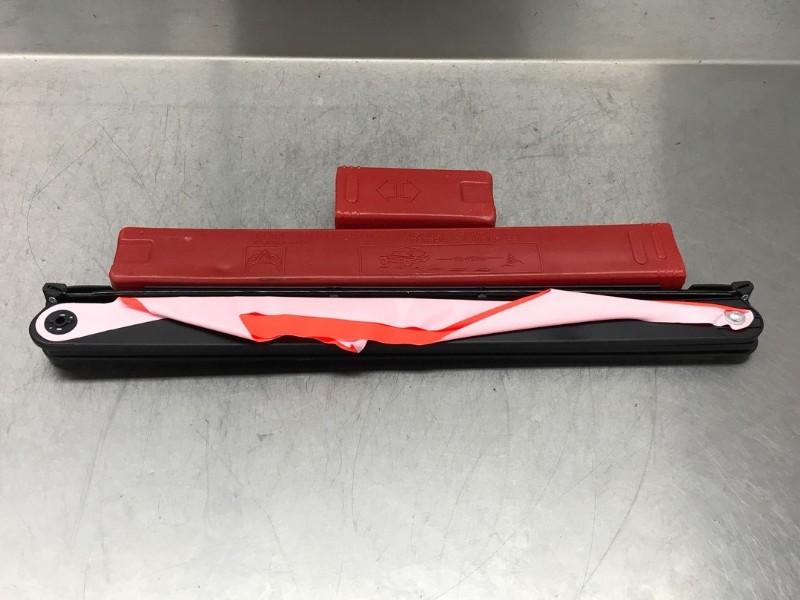 TRIANGLE DE SIGNALISATION URGENCE (|43940200|), Utilisé