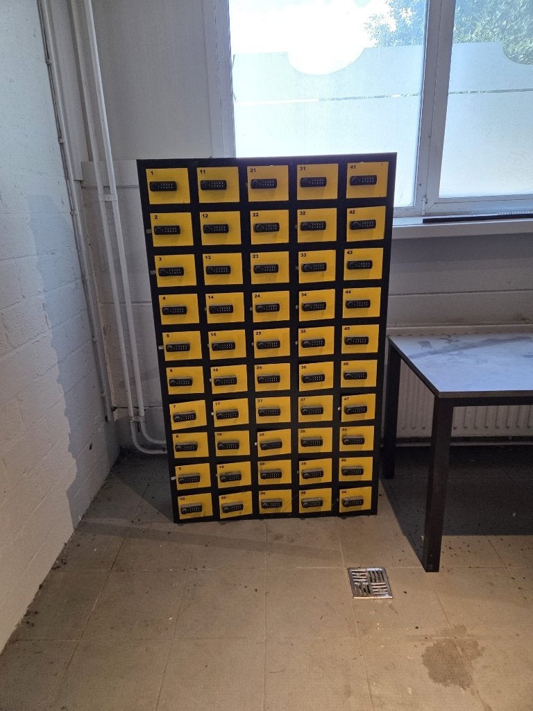 Lockerkast, Ophalen, Zo goed als nieuw