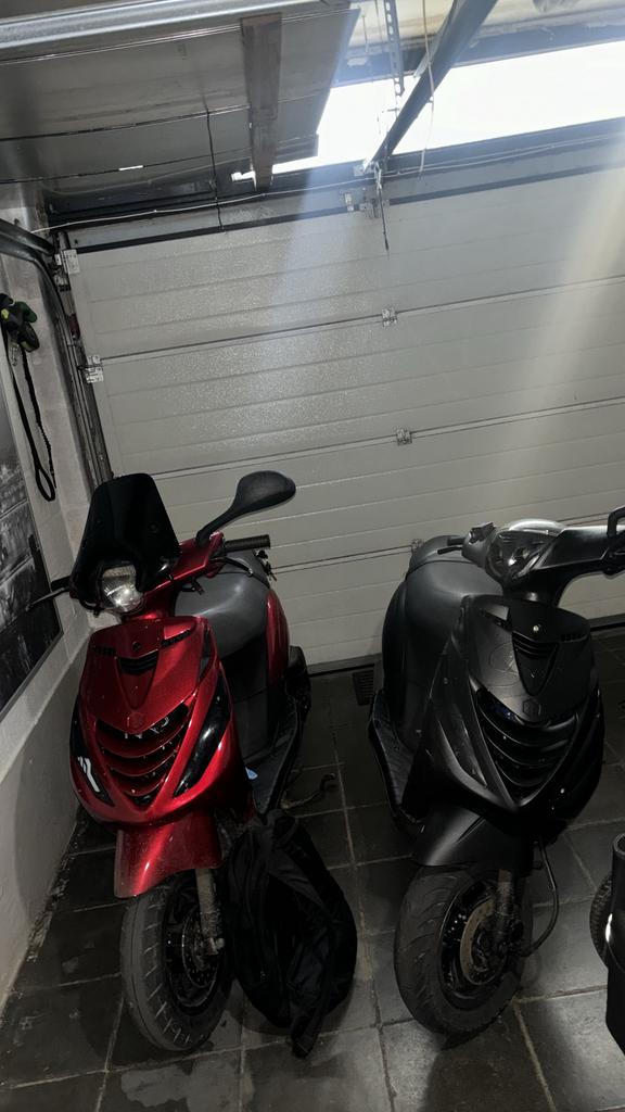 Piaggio zip 4t aklasse, Fietsen en Brommers, Ophalen, Zo goed als nieuw, Zip