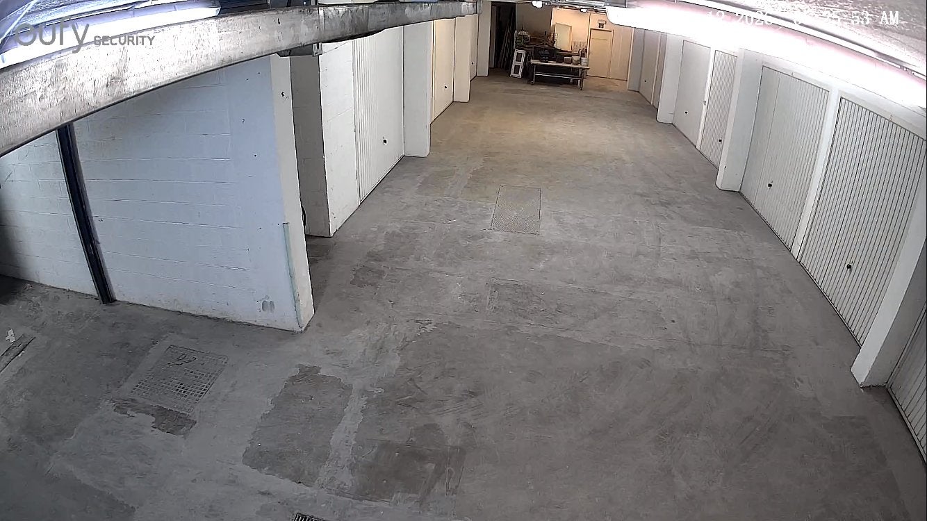 GENVAL grand boxe de garage-entrepot à louer 240 eur