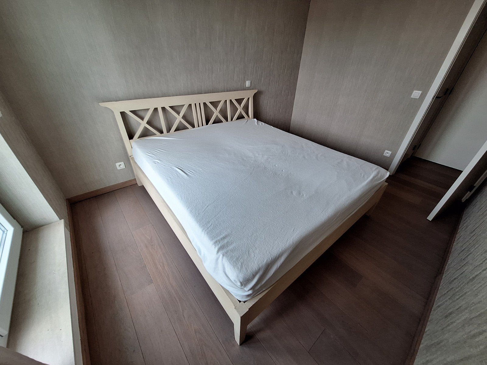 Bed gratis mee te nemen, Ophalen