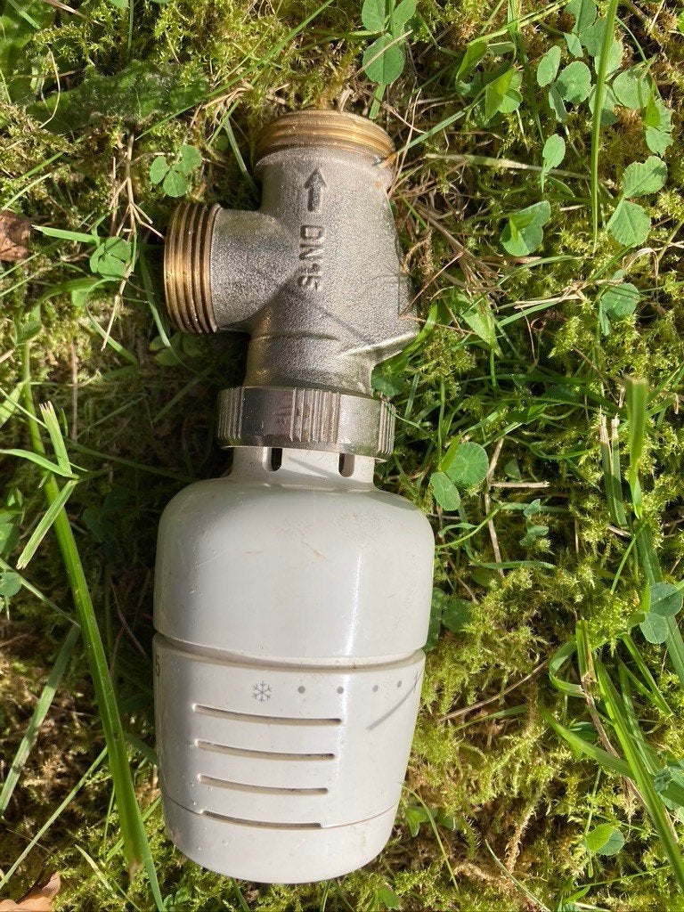 Ivar T 5000 Thermostaatknop + DN15 Radiatorkraan, Bricolage & Construction, Enlèvement ou Envoi, Utilisé