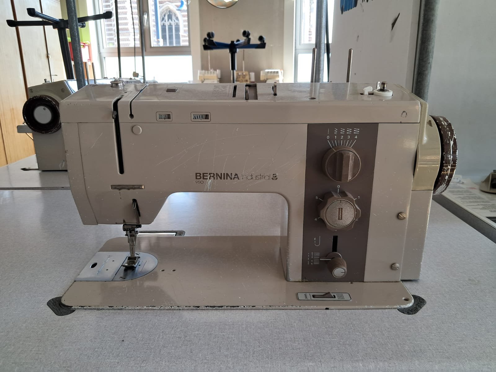 Bernina Industrial type 950 – professionele naaimachine, Ophalen, Zo goed als nieuw, Naaimachine, Bernina