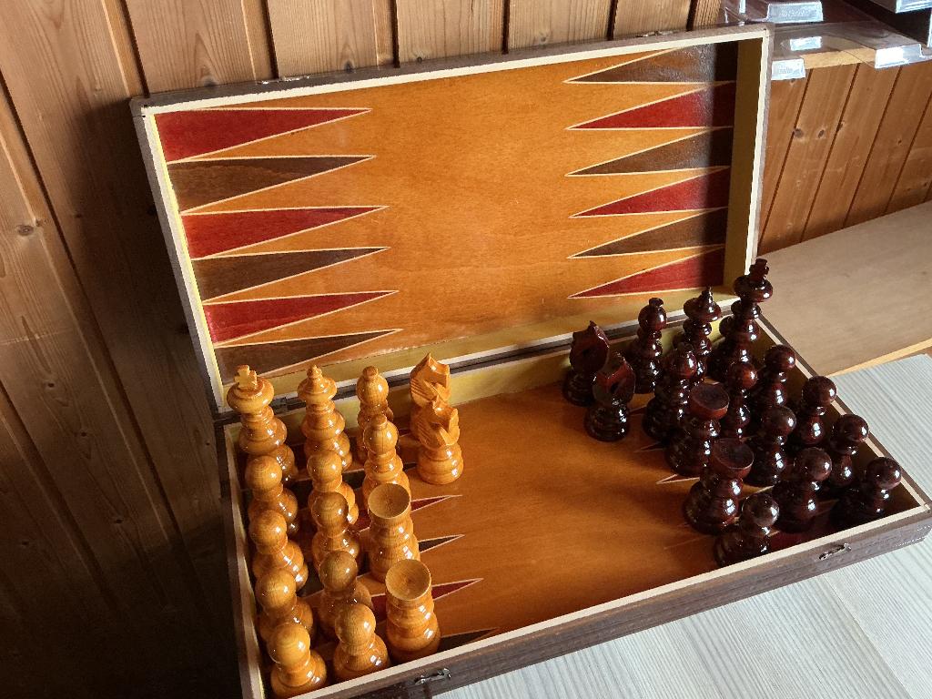 Magnifique ensemble d'échiquier et de backgammon, Hobby & Loisirs créatifs, Enlèvement