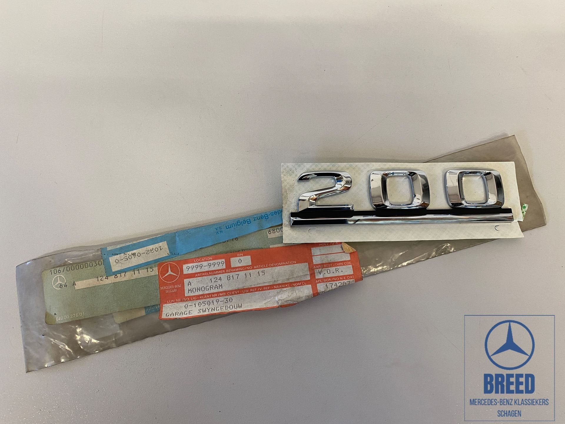 NOS embleem 200 voor Mercedes-Benz W124, -, Nieuw, Ophalen of Verzenden, -