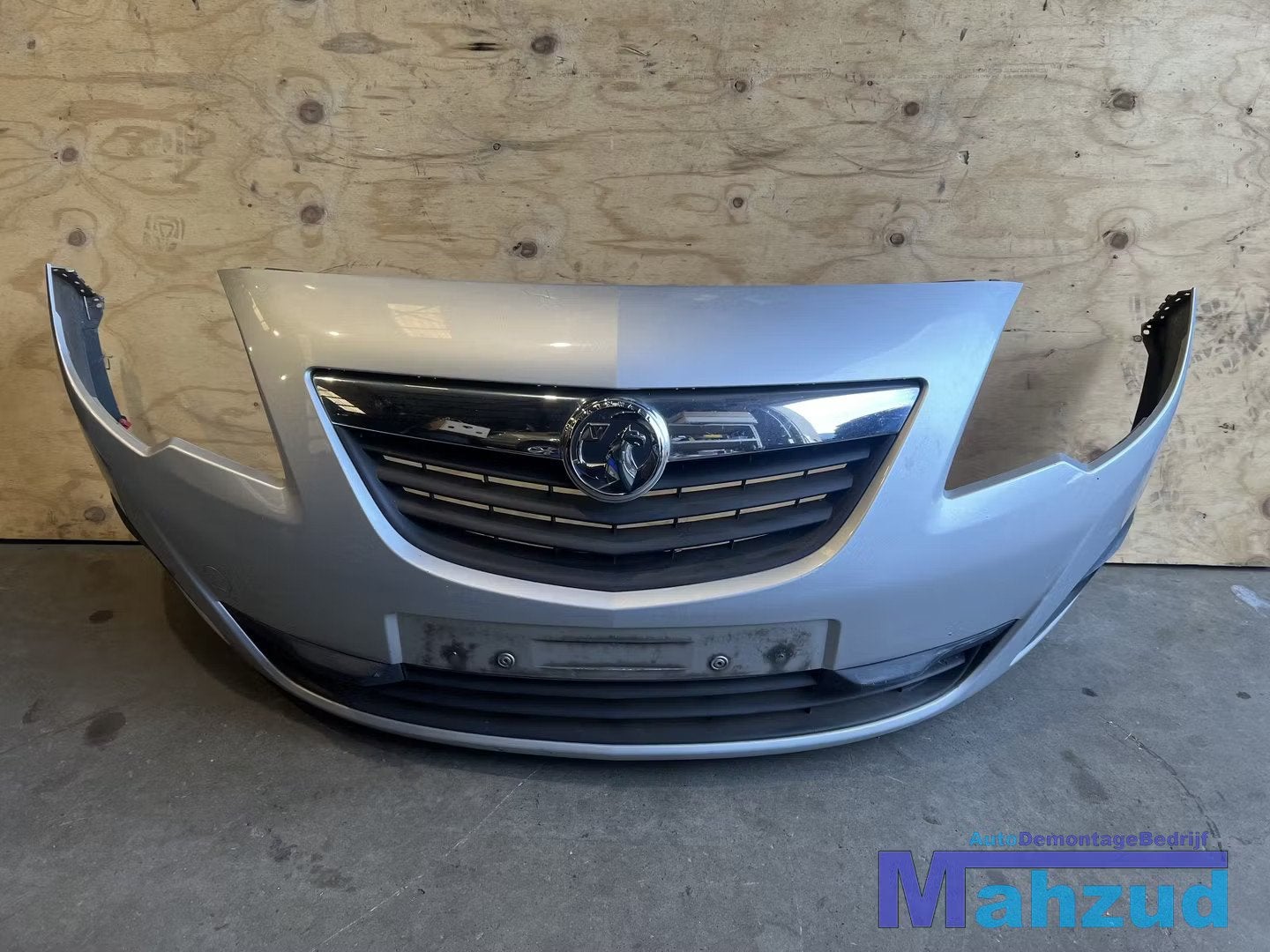 OPEL MERIVA B Z157 Zilver voorbumper 2011-2017, Gebruikt, Voor, Opel Automobile GmbH, Kontakt@opel-infoservice.de