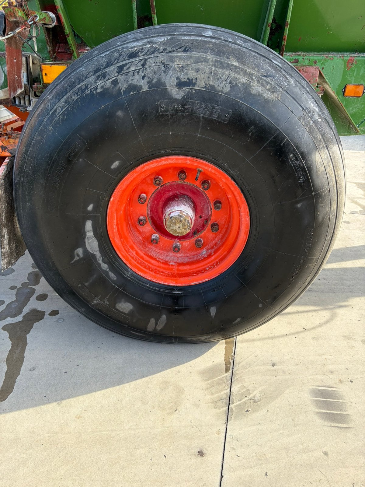 Vliegtuigbanden, Zakelijke goederen, Ophalen