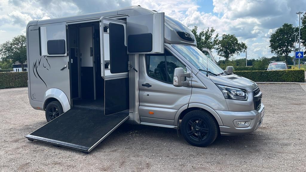 Te koop STX, Dieren en Toebehoren, Ophalen, Zo goed als nieuw, 2-paards trailer