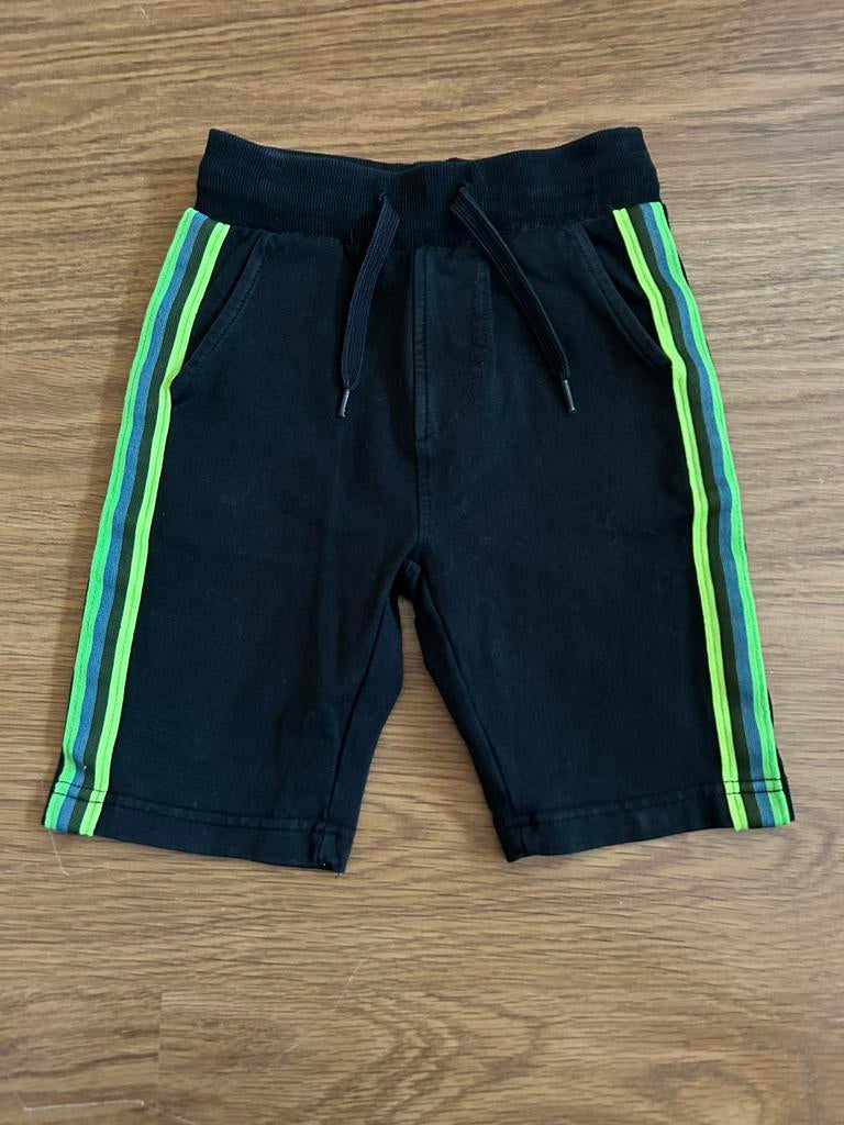 Zwarte short Tygo & Vito maat 110/116, Kinderen en Baby's, Kinderkleding | Maat 110, Ophalen of Verzenden, Zo goed als nieuw