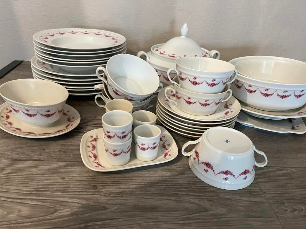 Servies zoals op foto staat, Ophalen