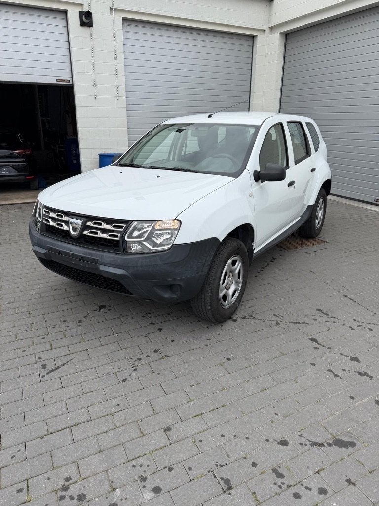 Dacia Duster 1.6i essence euro6 Prête a immatriculer 2017, Auto's, Dacia, Voorwielaandrijving, USB, 4 cilinders, Duster