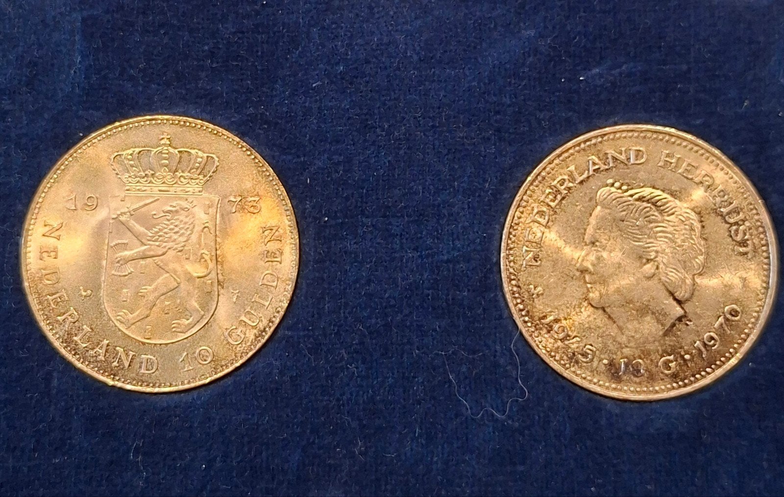 2 zilveren munten - 10 gulden Juliana 1970 en 1977, Timbres & Monnaies, Monnaies | Europe | Monnaies euro, Enlèvement ou Envoi