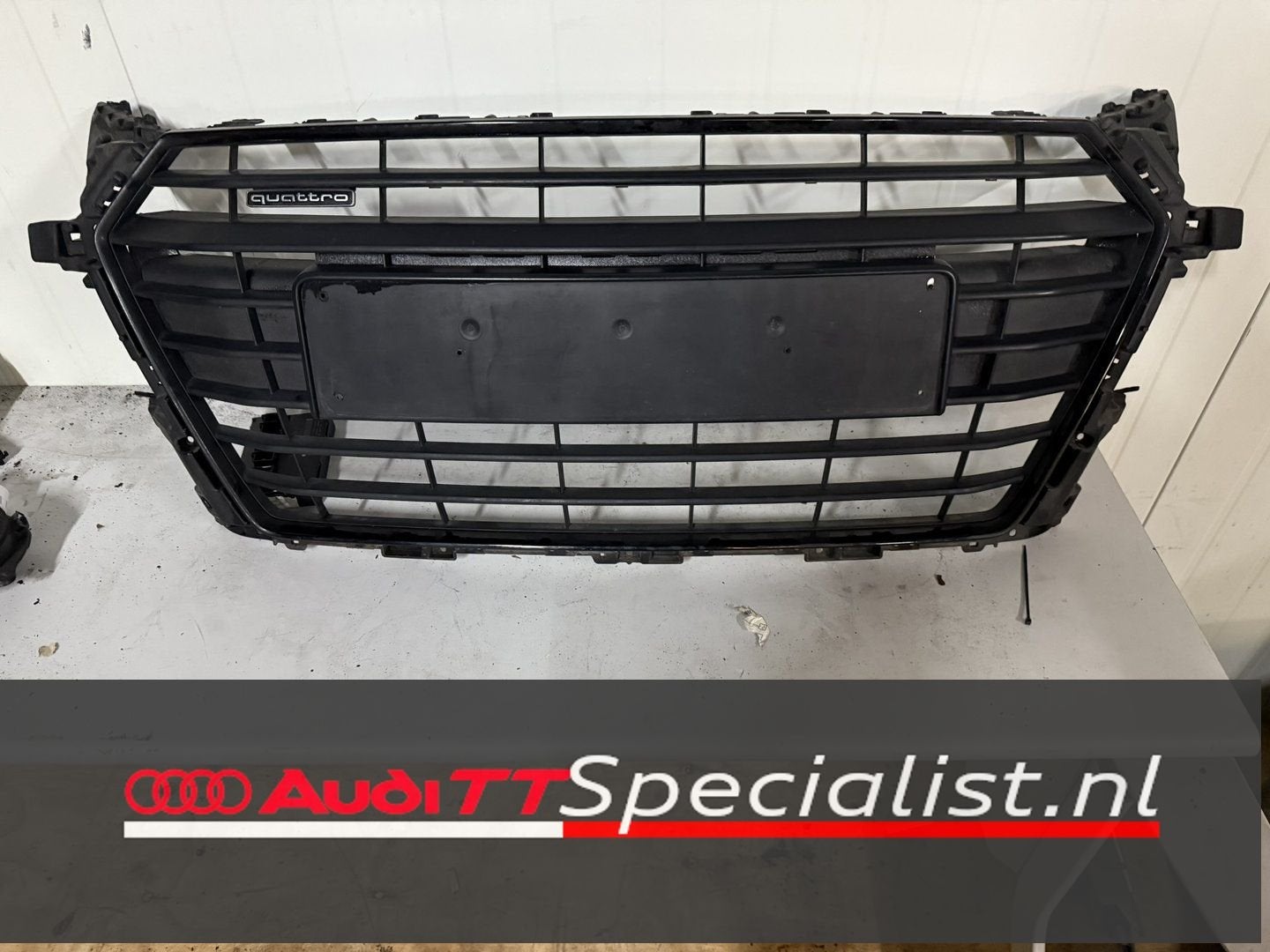 Grille Audi TT MK3 8S met Quattro logo, -, Audi, Utilisé, -