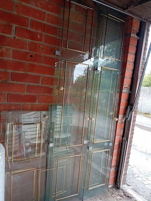 Glazen kast deuren van gehard glas met koperen sierlijsten, Enlèvement, Utilisé, Moins de 80 cm, 80 à 120 cm