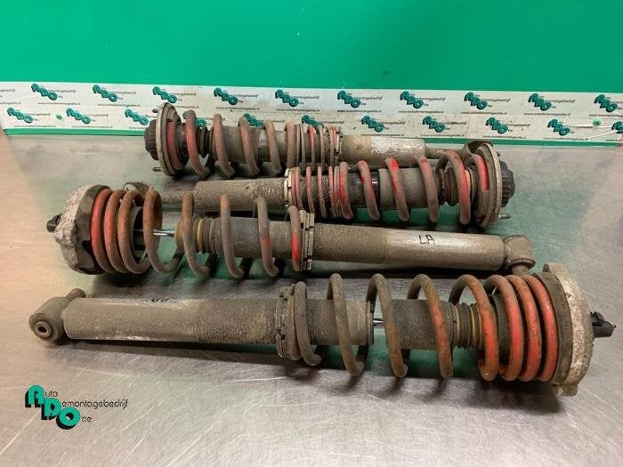 Kit de rabaissement d'un Audi A4 (A4 99-), -, 3 mois de garantie, Audi, Utilisé