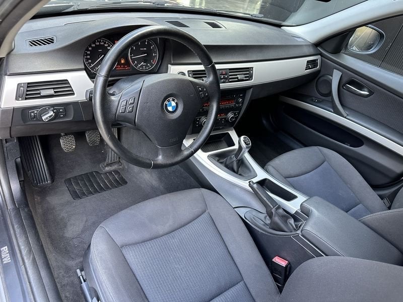 BMW Série 3 318i E91 Touring / Multif. stuur / airco / ..., Autos, Argent ou Gris, Achat, Entreprise, Boîte manuelle