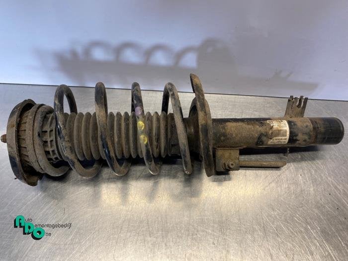 Barre amortisseur avant gauche d'un Citroen C4 Cactus (C4 Ca, -, 3 mois de garantie, Utilisé, -