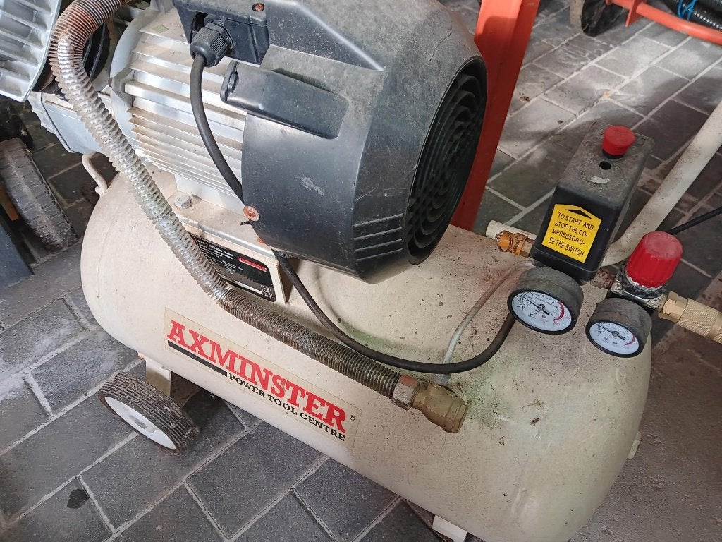 Compresseur d'atelier Axminster 50 litres, Bricolage & Construction, 25 à 100 litres, Enlèvement, Utilisé, 6 à 10 bars