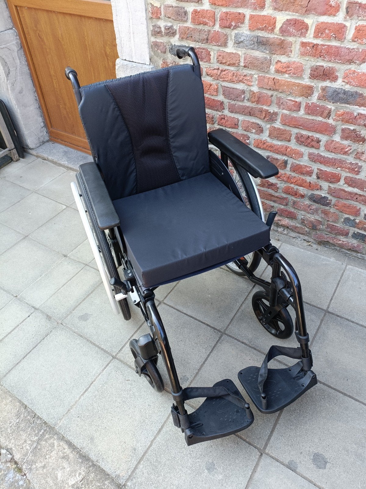 Chaise roulante pliable INVACARE ACTION3 43cm assise, Enlèvement