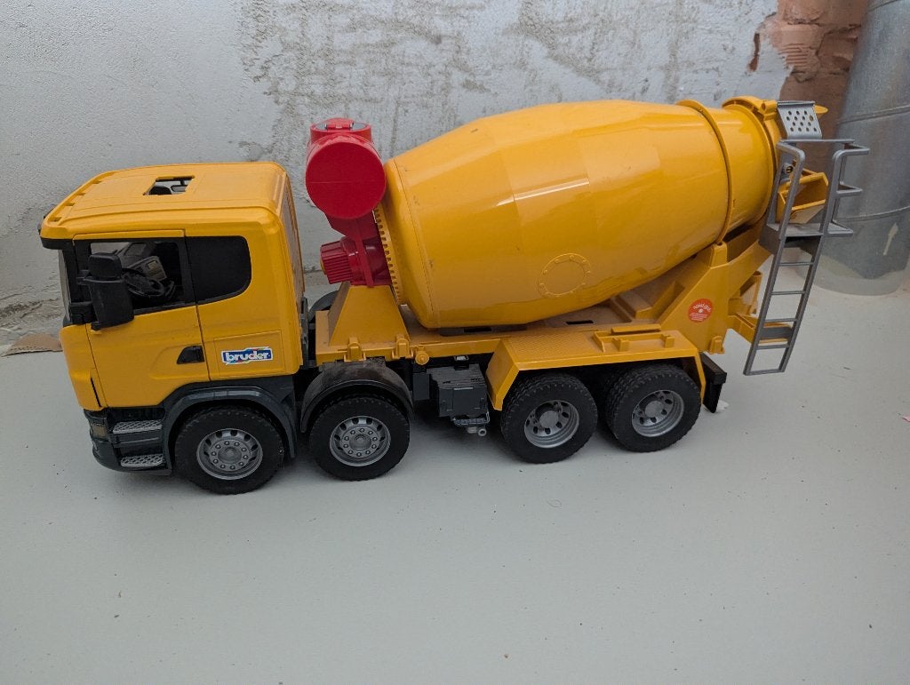 Vrachtwagen mixer bruder, Ophalen, Gebruikt