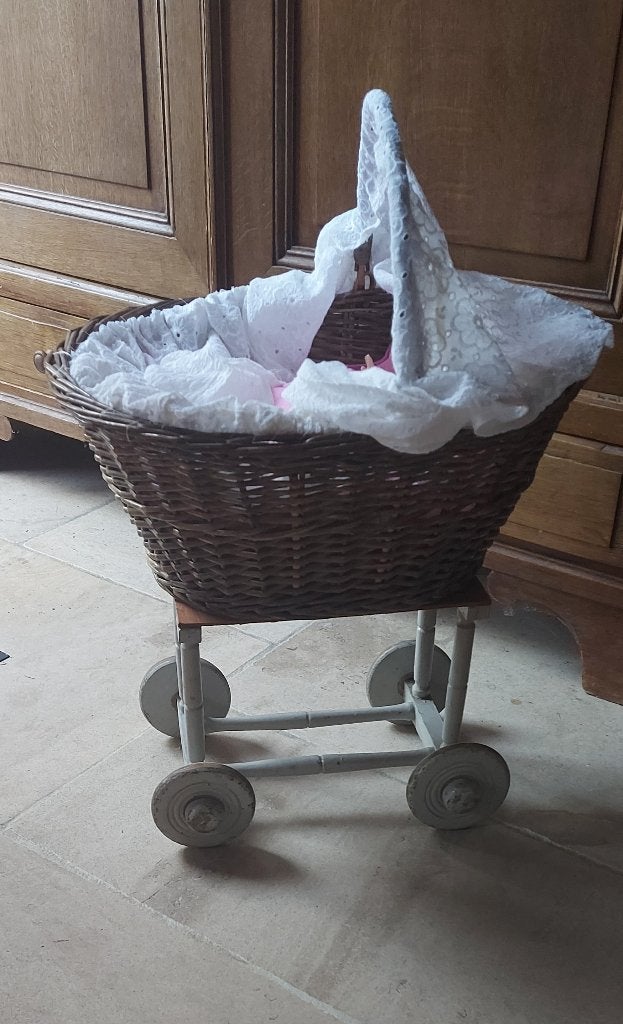 poppenwieg met popje, Ophalen, Gebruikt, Overige typen