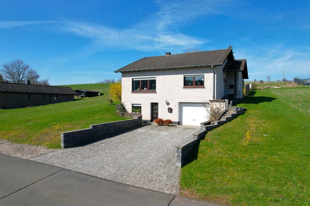 Rustig gelegen, vrijstaand woonhuis in de Eifel, 113 m², Maison d'habitation, Allemagne, Campagne