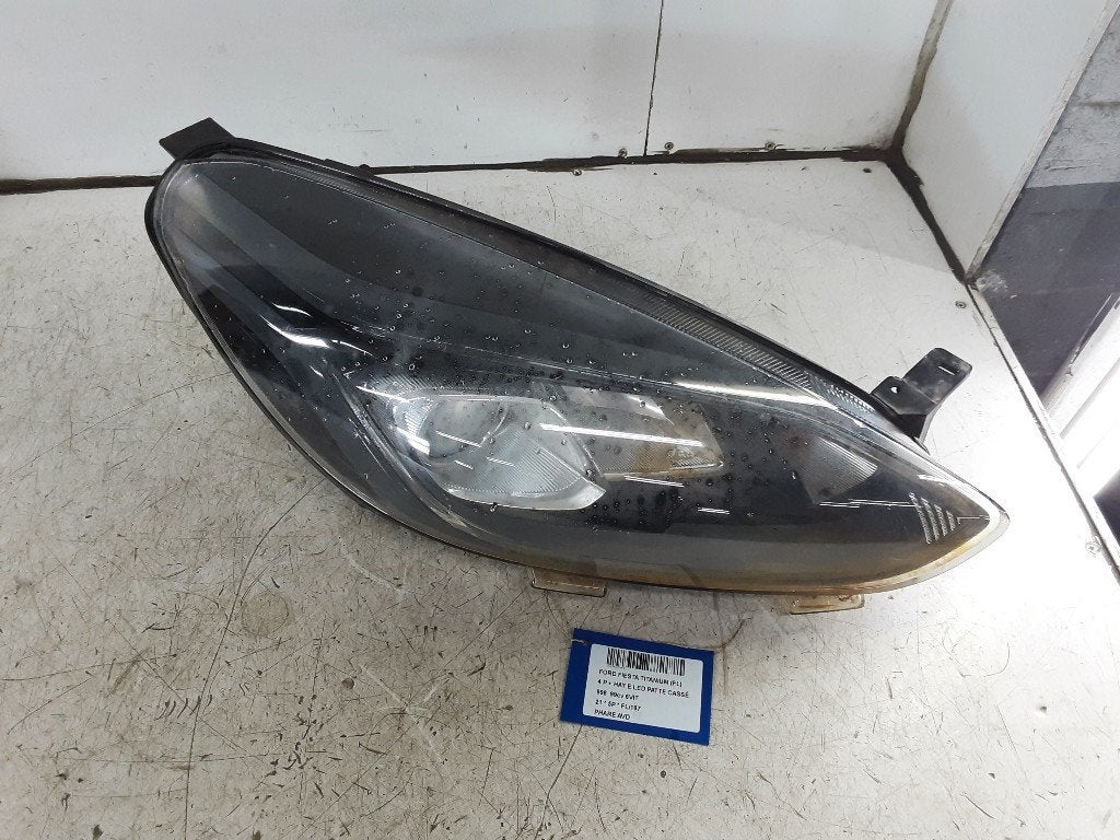 PHARE / OPTIQUE AVANT DROIT Ford Fiesta 7 (L1BB13E014EH), Utilisé, Ford
