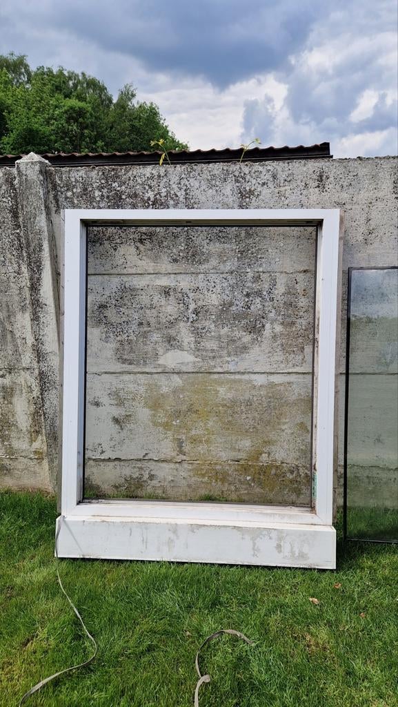 Encadrement de fenêtre, Bricolage & Construction, Châssis de fenêtre, 75 à 150 cm, Enlèvement, Utilisé