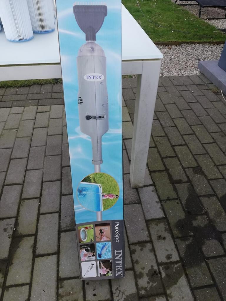 Zwembad en benodigdheden, Ophalen