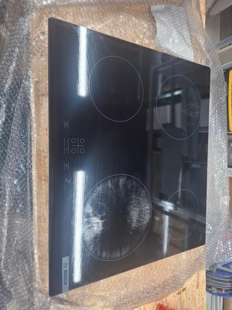 Taque de cuisson vitrocéramique bosch, Electroménager, 4 zones de cuisson, Encastré, Enlèvement, Utilisé