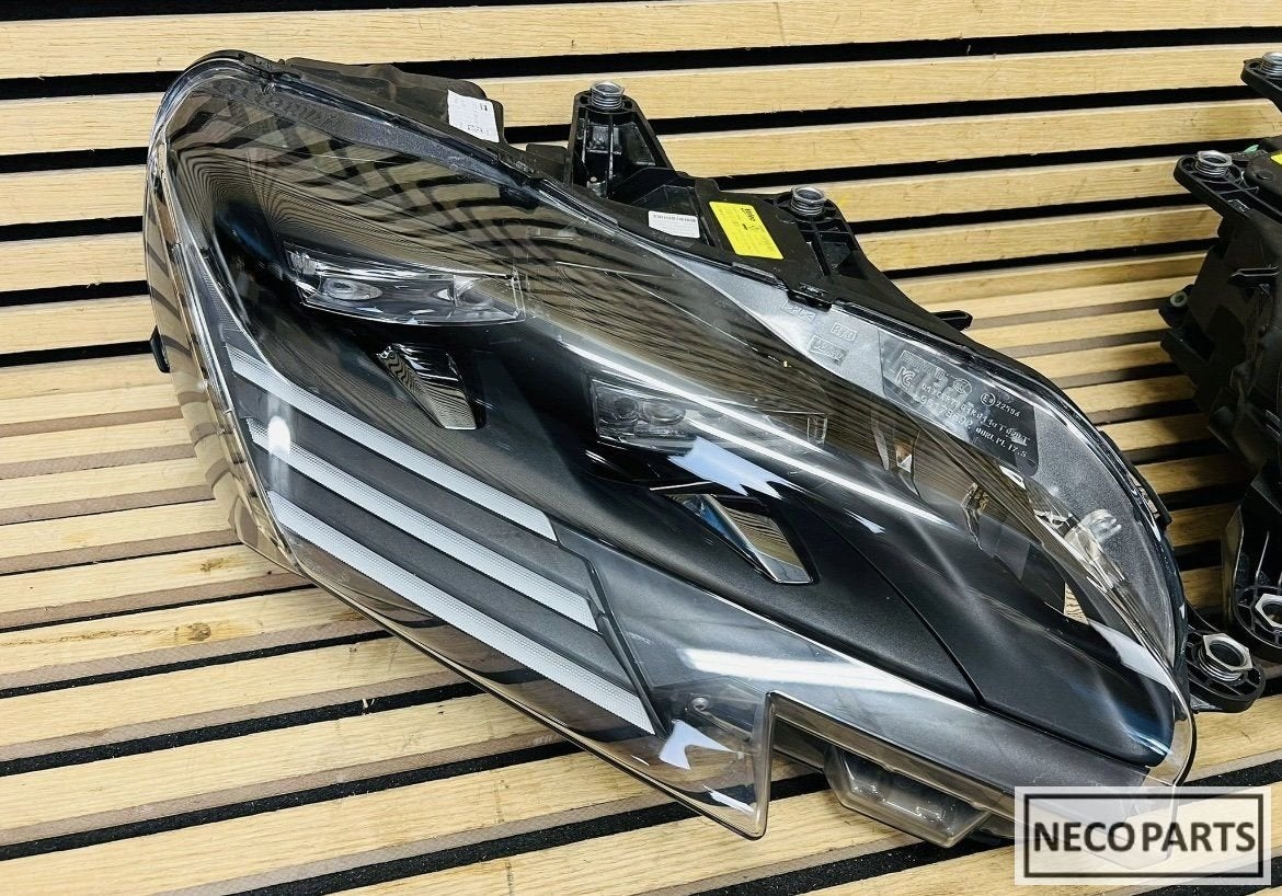 FERRARI SF90 XENON LED KOPLAMP RECHTS 816045 LEVERBAAR!!, -, Ferrari, Utilisé, -