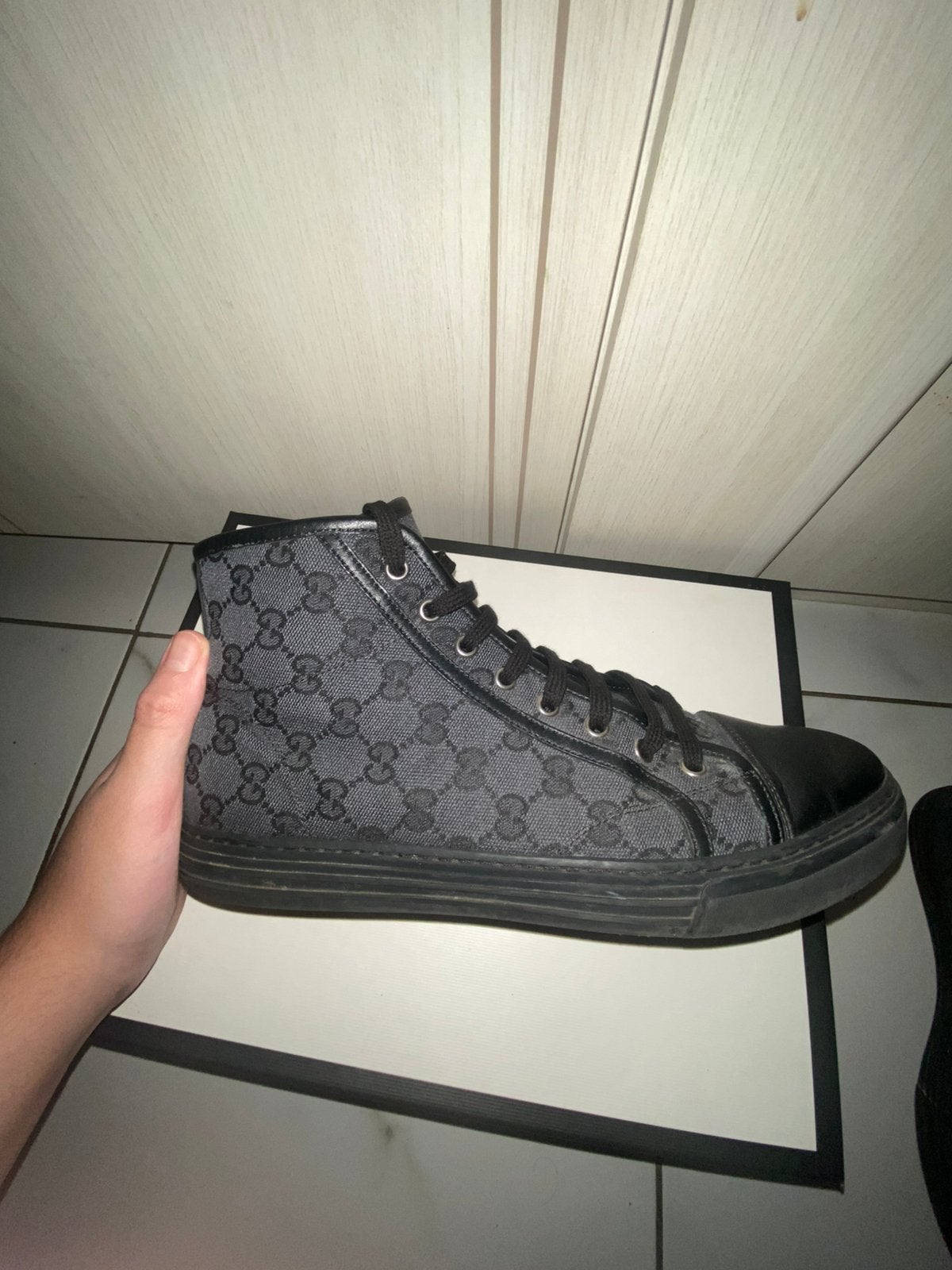 Gucci montante taille 43, Vêtements | Hommes, Enlèvement, Comme neuf
