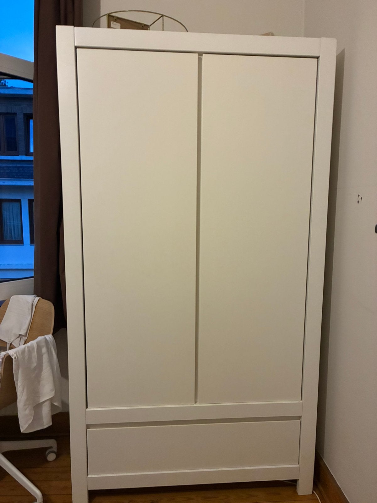 Garde robe 2 portes, Pin, Comme neuf, 100 à 150 cm, Avec tiroir(s)