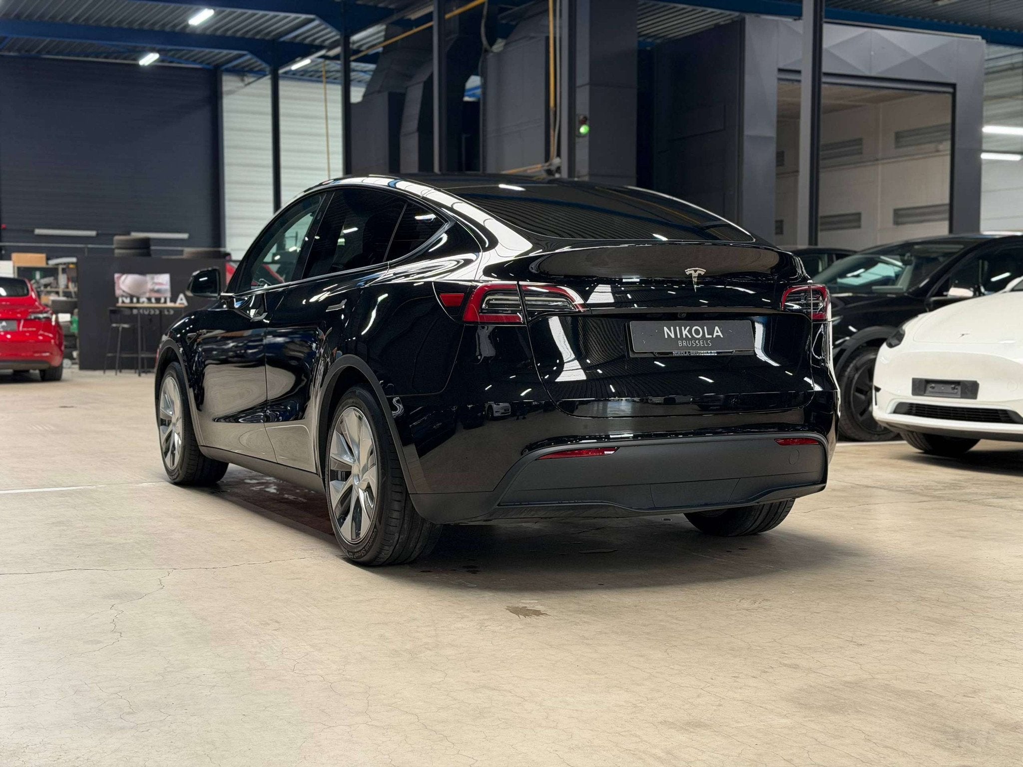 Tesla Model Y HARDWARE 4 - RWD - FSD READY - PREMIUM - LOW M, Autos, Cuir, 299 ch, Achat, Entreprise