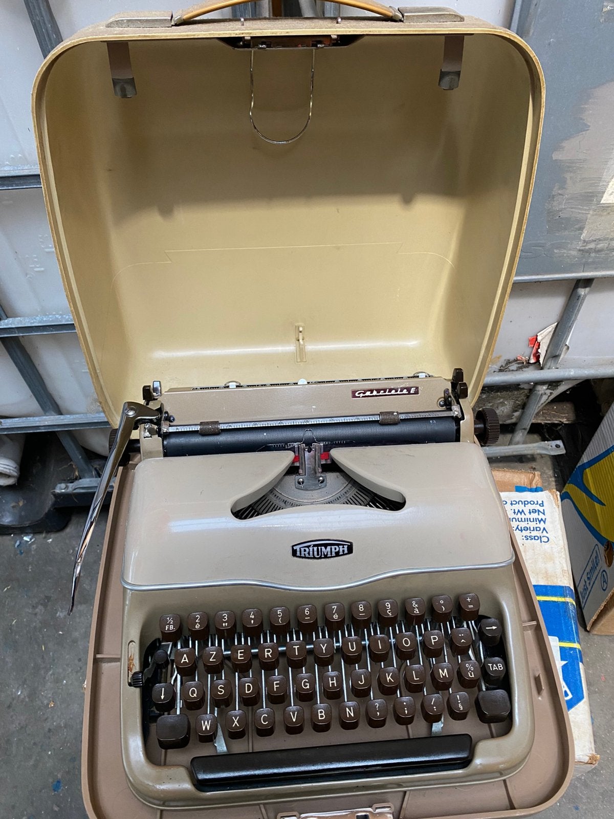 Oude typemachine Triumph, Diversen, Ophalen, Gebruikt
