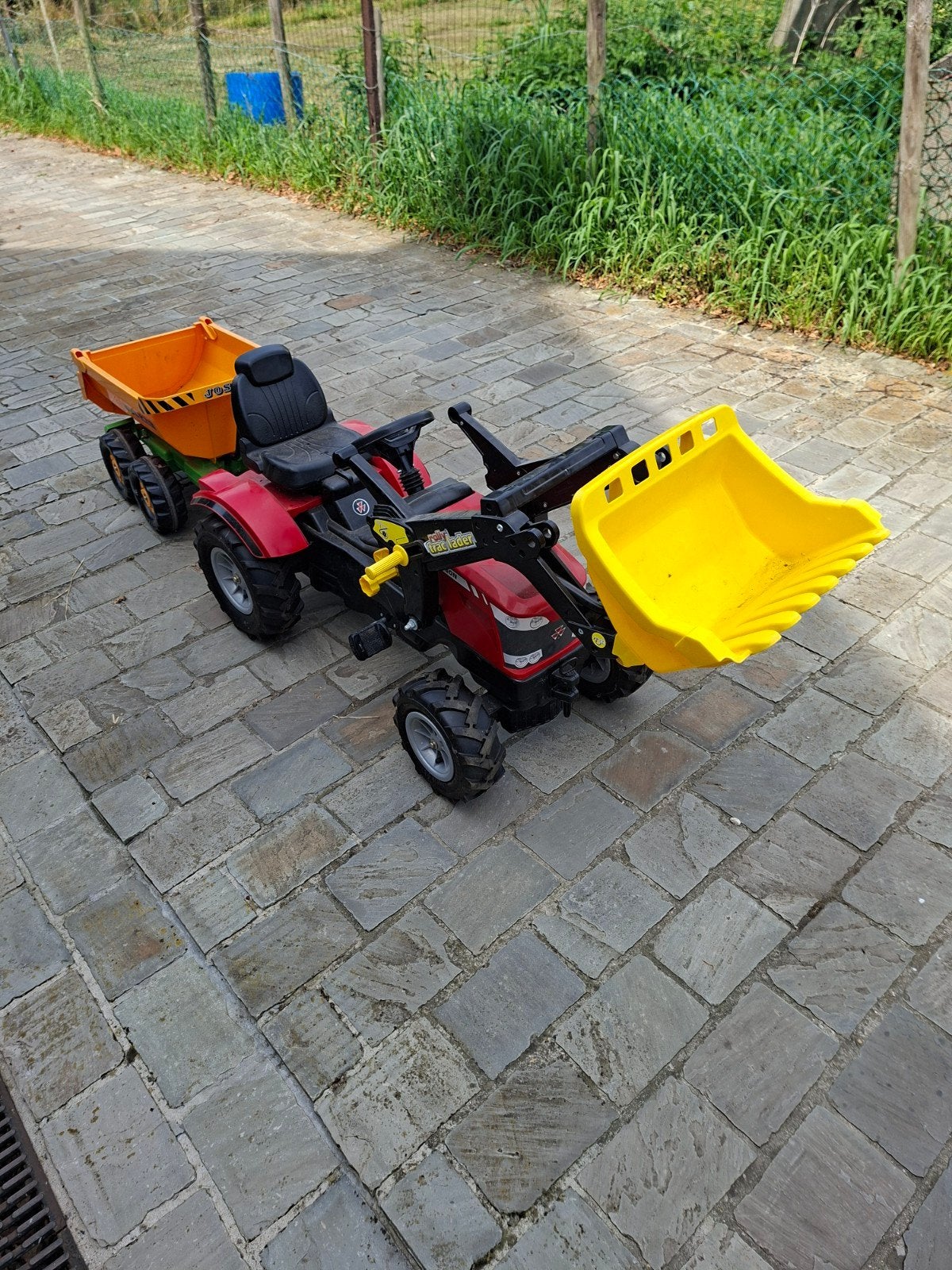 Speelgoedtractor (luchtbanden) met laadbak, Kinderen en Baby's, Ophalen