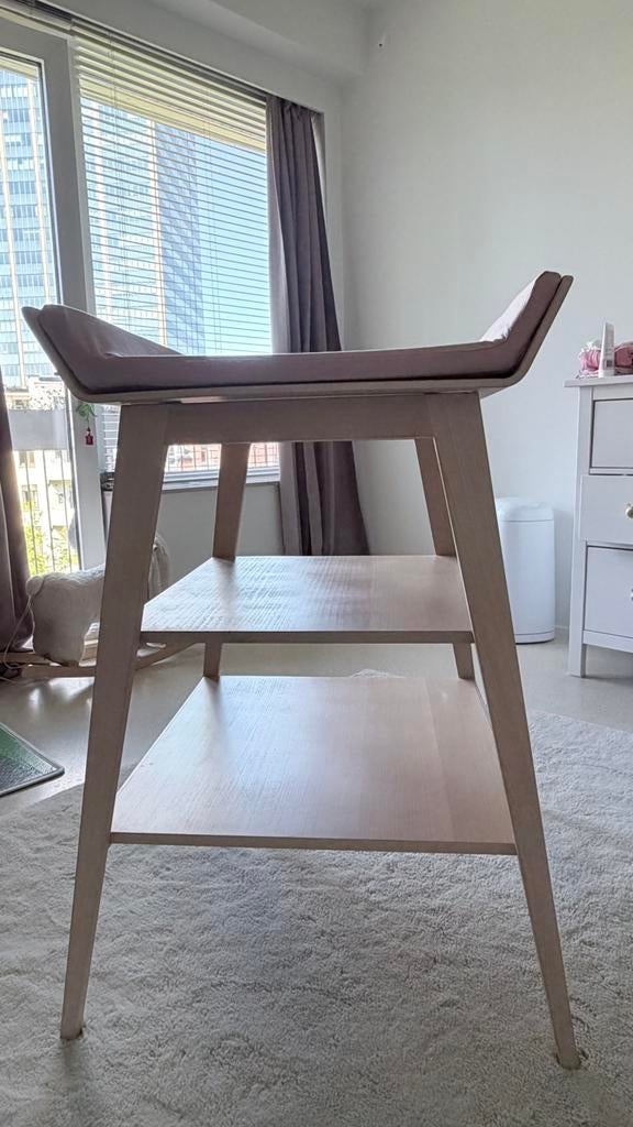 Table à langer Leander bois scandinave + matelas, Enlèvement, Comme neuf